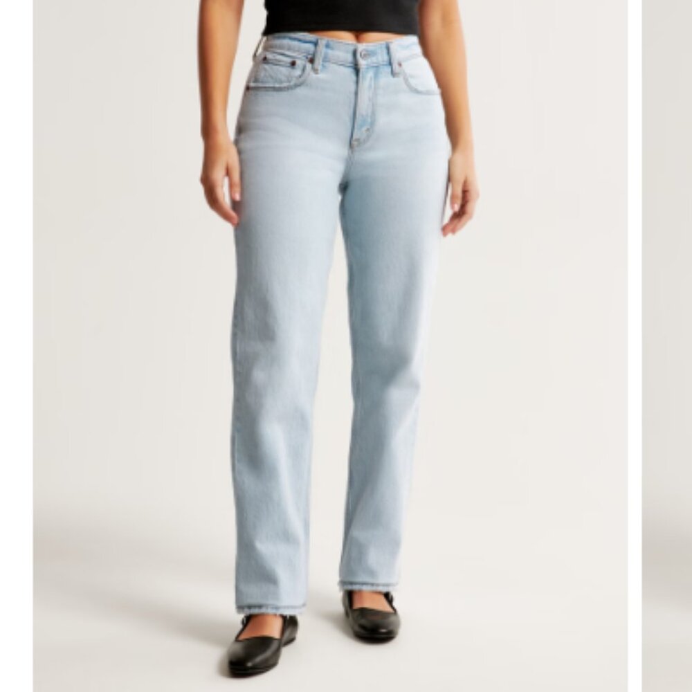 NWT Abercrombie Denim - Light Wash- 90's Straight Leg Low Rise- Size 34/18
